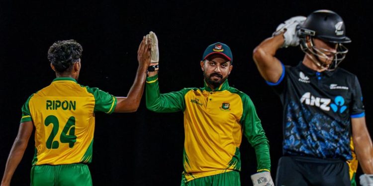 নিউজিল্যান্ডকে হারিয়ে ফের শীর্ষে বাংলাদেশ