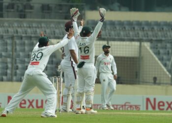 বাংলাদেশের অসহায় আত্মসমর্পণ