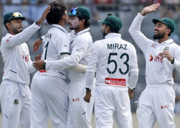 নাঈমের স্পিনে লিড পেল বাংলাদেশ