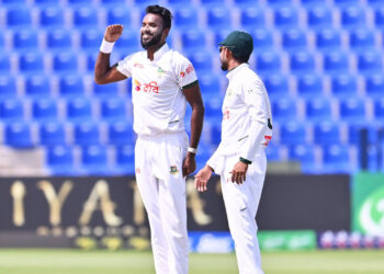 এগিয়েও স্বস্তিতে নেই বাংলাদেশ