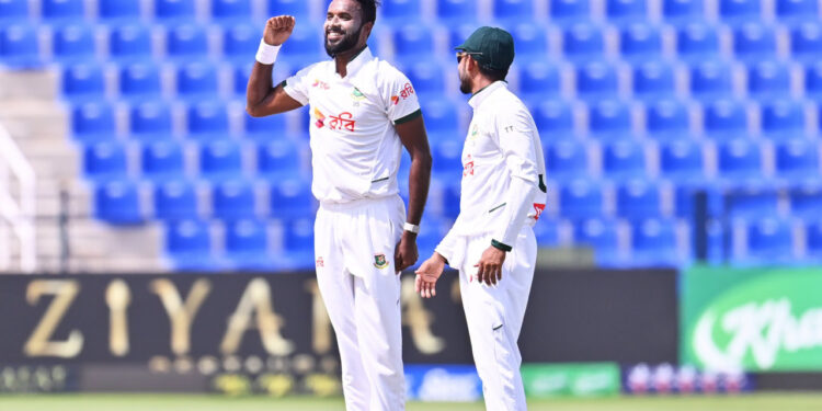 এগিয়েও স্বস্তিতে নেই বাংলাদেশ