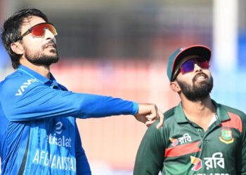 পারভেজের ৭০ তবু বাংলাদেশ ১৬০